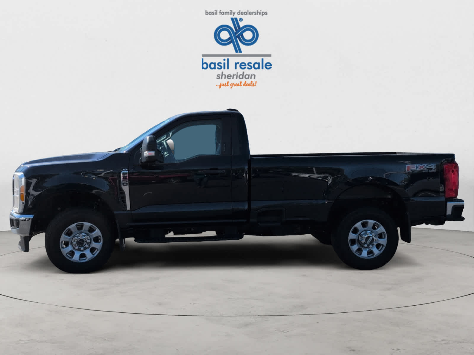 2023 Ford F-250 XLT photo 3