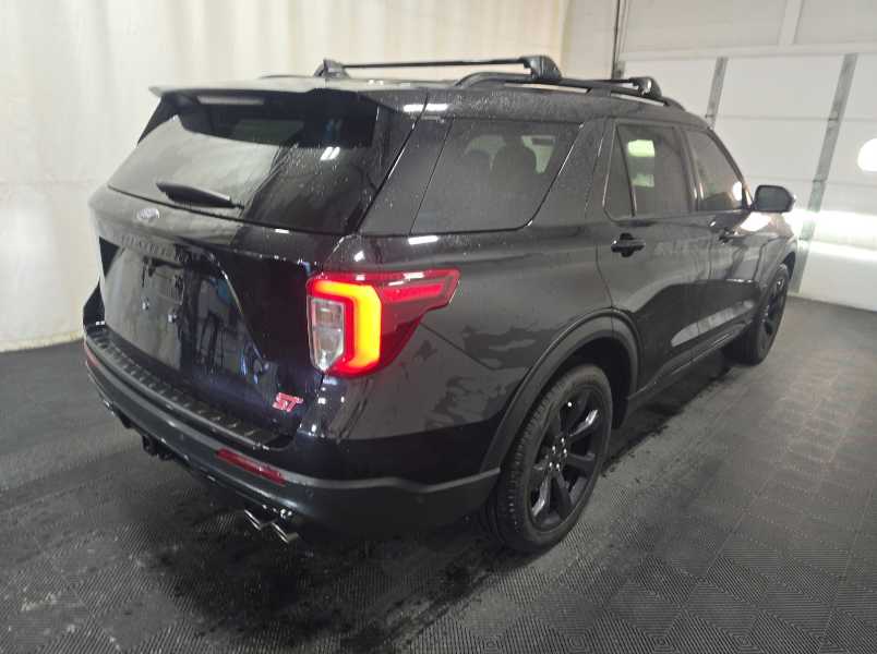 2023 Ford Explorer ST photo 3