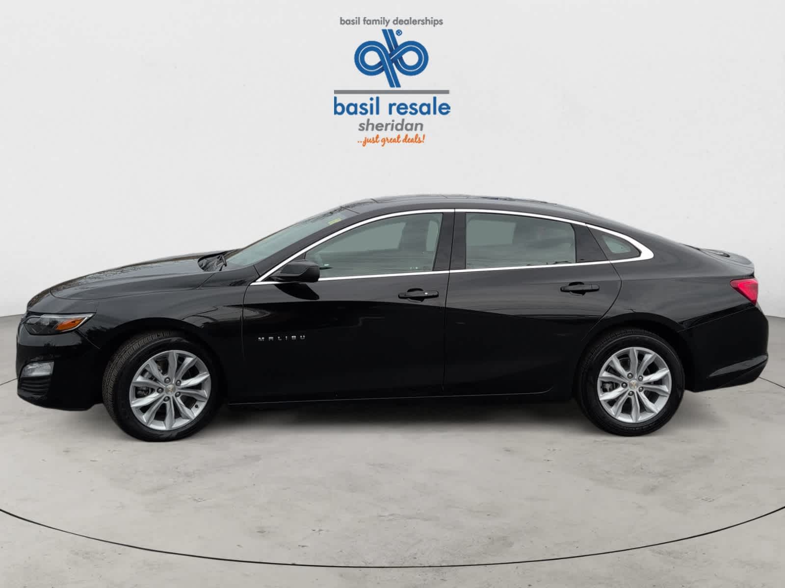 2024 Chevrolet Malibu 1LT photo 3