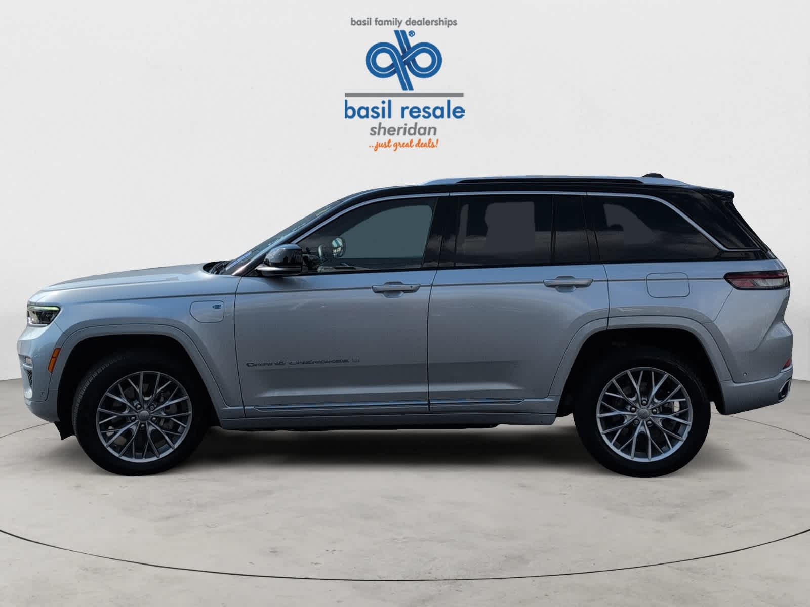 2023 Jeep Cherokee Summit Reserve 4xe photo 3