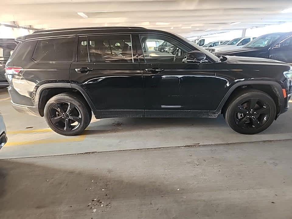 2023 Jeep Grand Cherokee Altitude photo 2