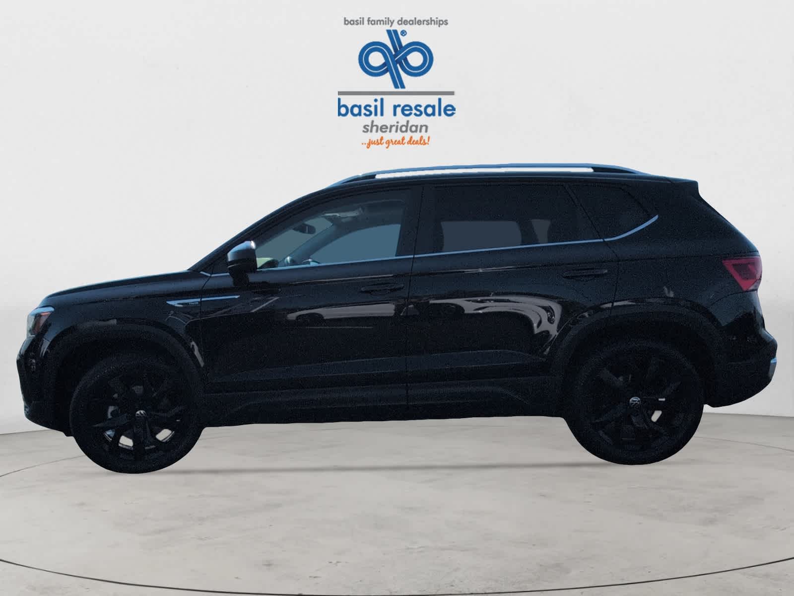 2022 Volkswagen Taos SE photo 3