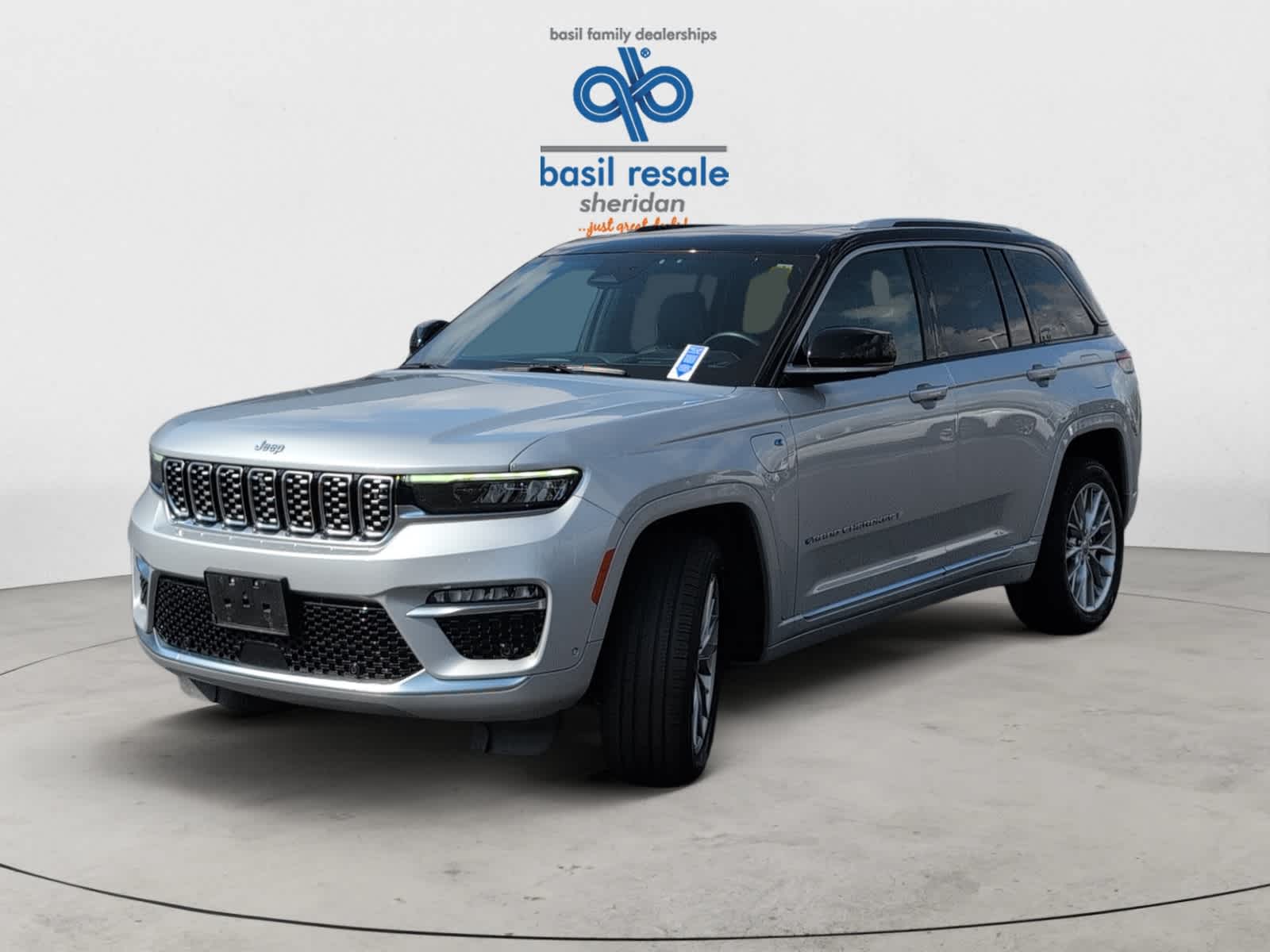 2023 Jeep Cherokee Summit Reserve 4xe photo 2