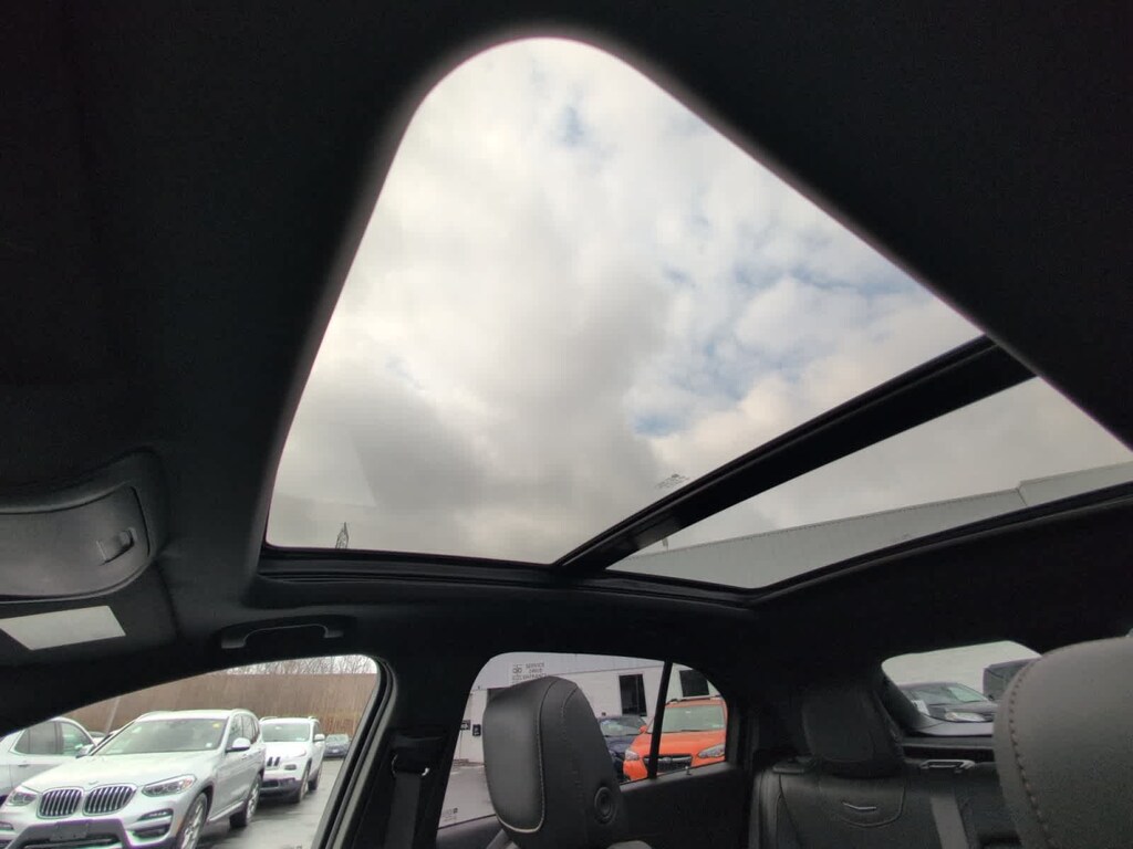 2021 Cadillac XT4 Sport photo 2