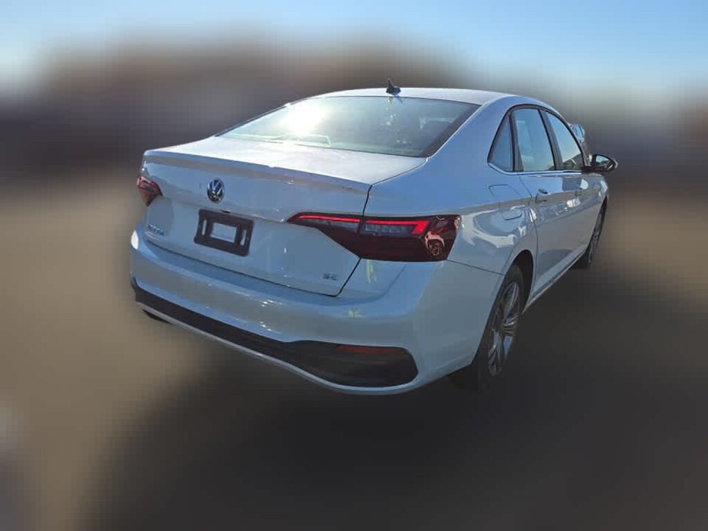Used 2024 Volkswagen Jetta SE Auto