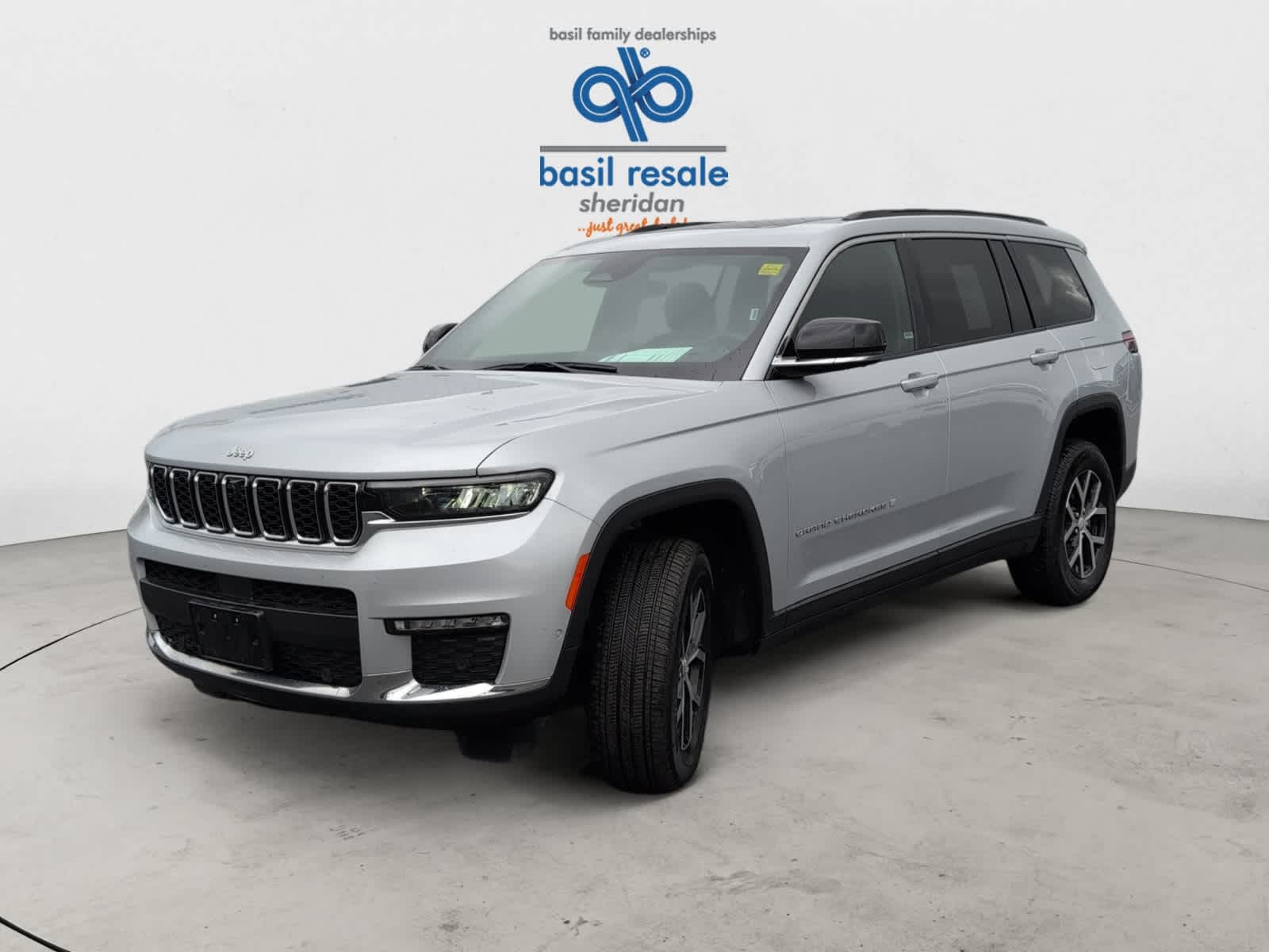 2024 Jeep Grand Cherokee Limited photo 2
