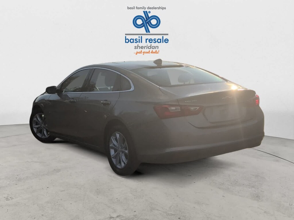 2024 Chevrolet Malibu 1LT photo 2