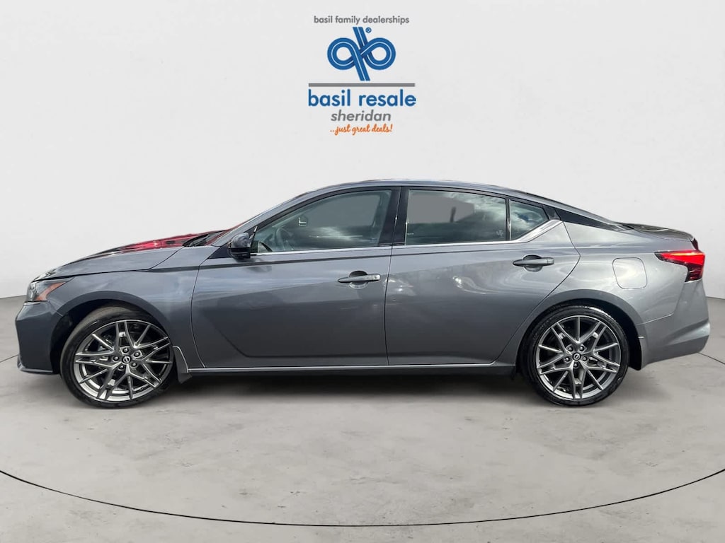 Used 2024 Nissan Altima 2.0 SR Sedan