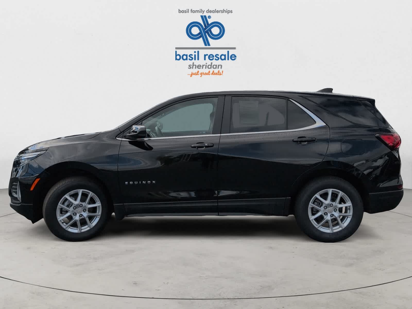 2024 Chevrolet Equinox LT photo 3