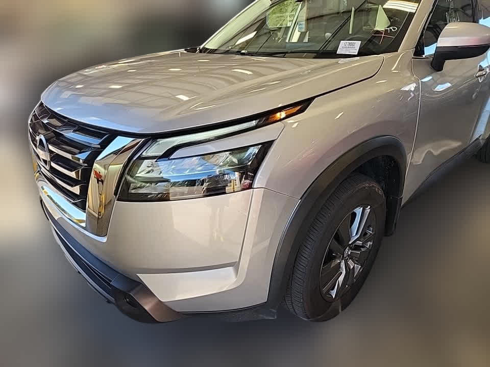 2024 Nissan Pathfinder SV photo 2