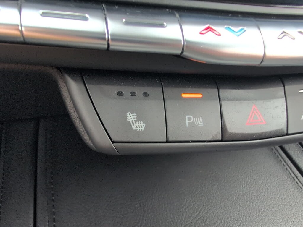 2021 Cadillac XT4 Sport photo 3