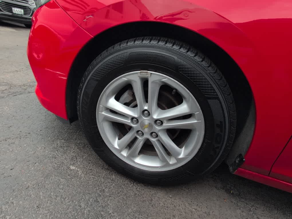 2016 Chevrolet Cruze LT photo 3