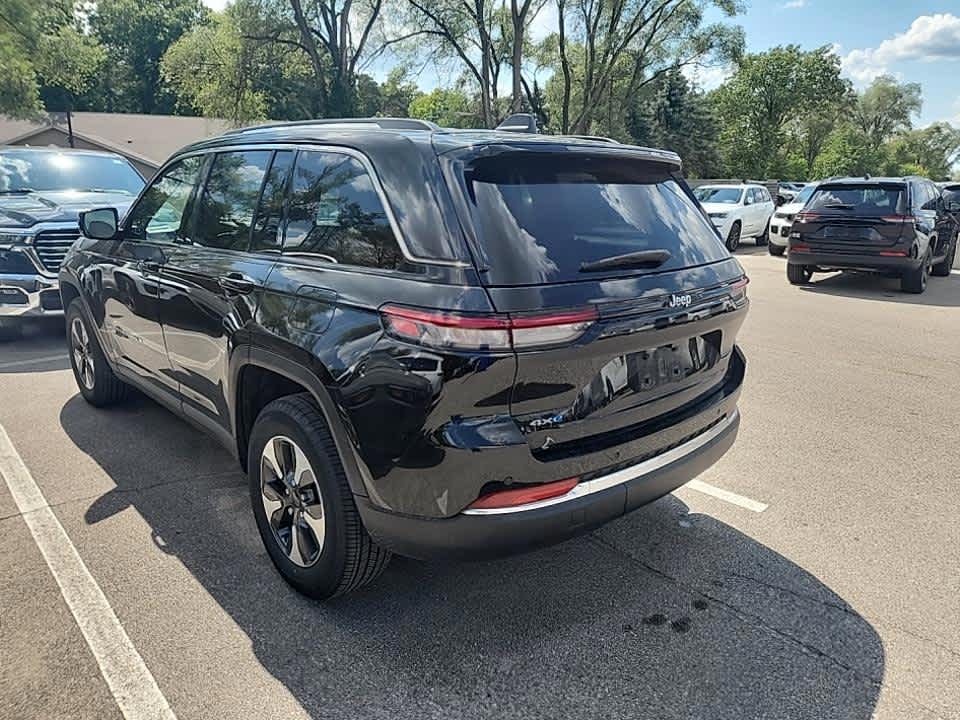 2023 Jeep Cherokee 4xe photo 4