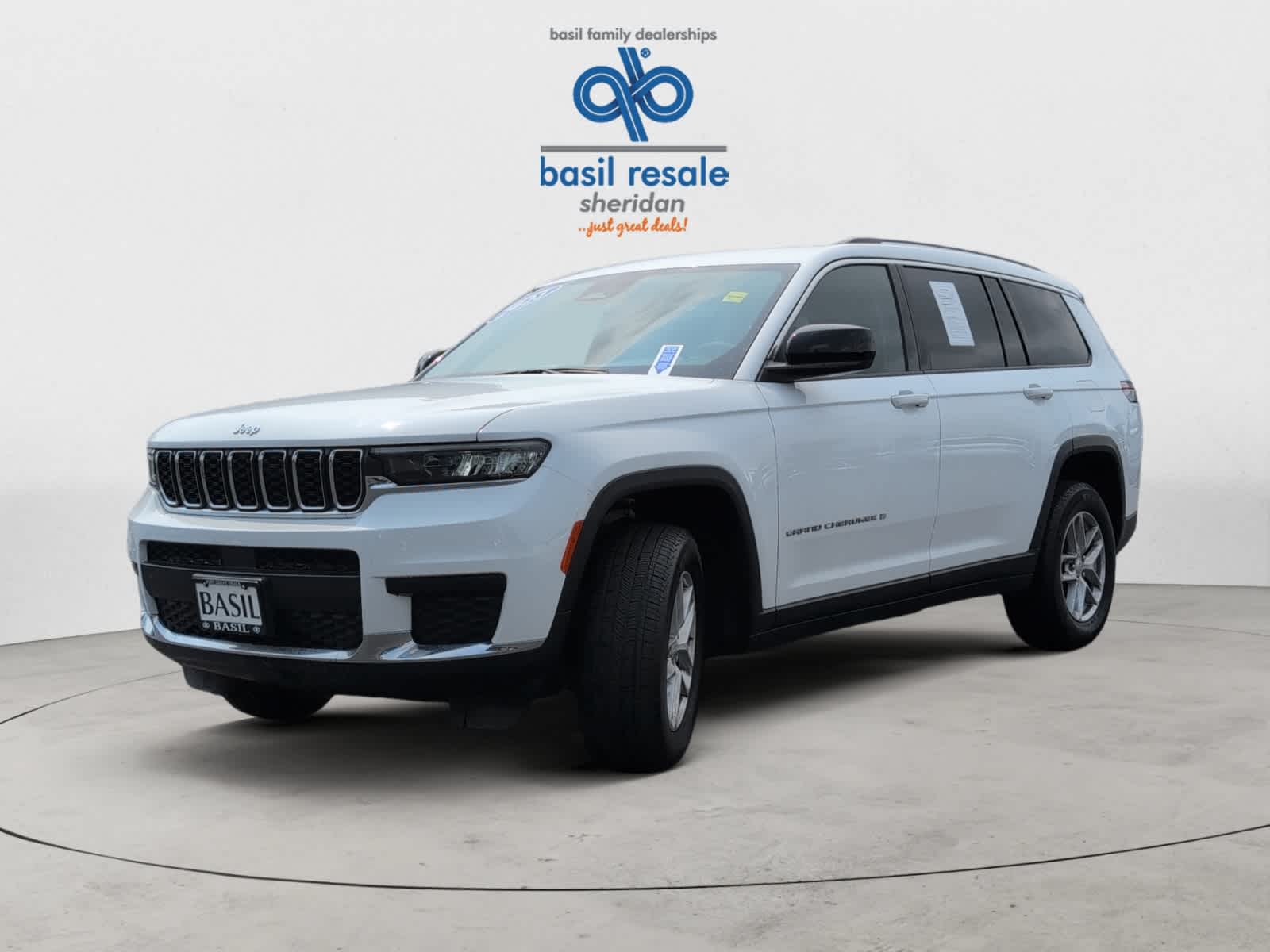 2023 Jeep Grand Cherokee Laredo photo 2