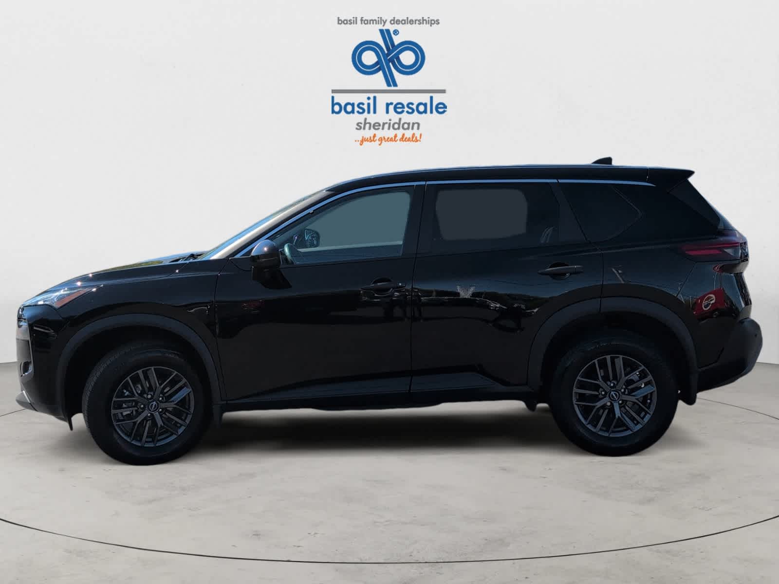 2022 Nissan Rogue S photo 2