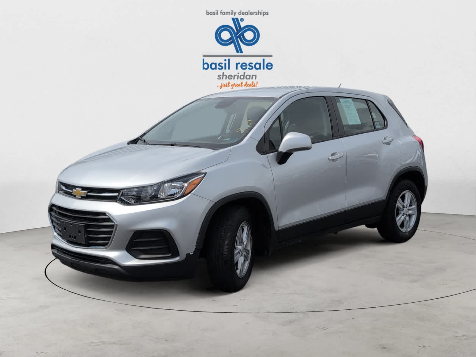 2019 Chevrolet Trax LS photo 2
