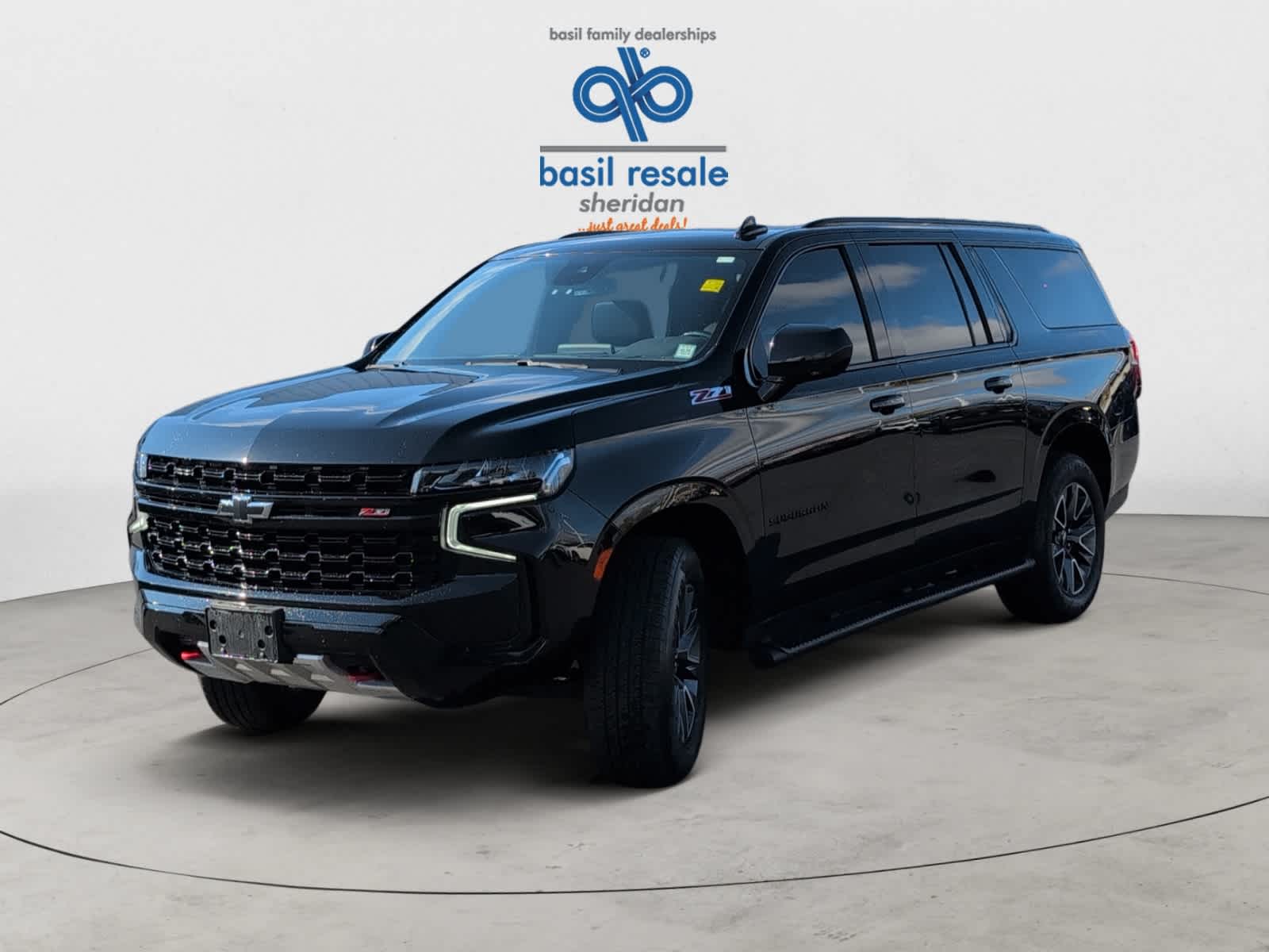 2023 Chevrolet Suburban Z71 photo 2