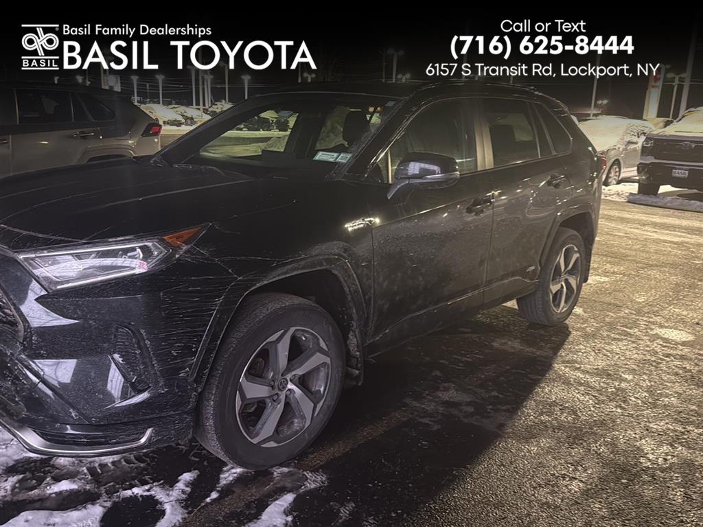 2021 Toyota RAV4 SE's photo