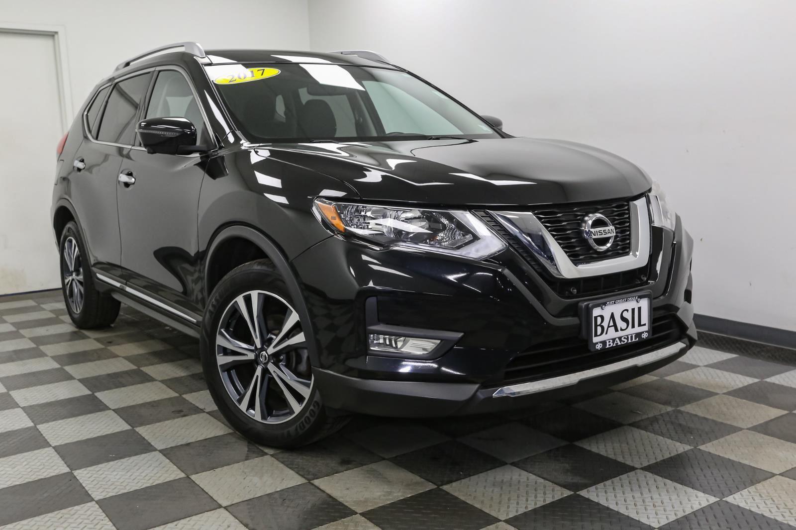 Used 2017 Nissan Rogue SL with VIN JN8AT2MV2HW017800 for sale in Lockport, NY