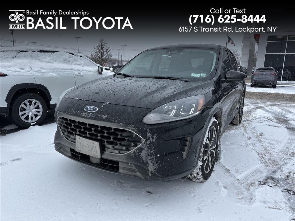 2022 Ford Escape SE's photo