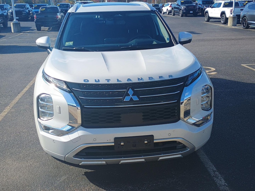 Used 2024 Mitsubishi Outlander Plug-In Hybrid SEL AWC