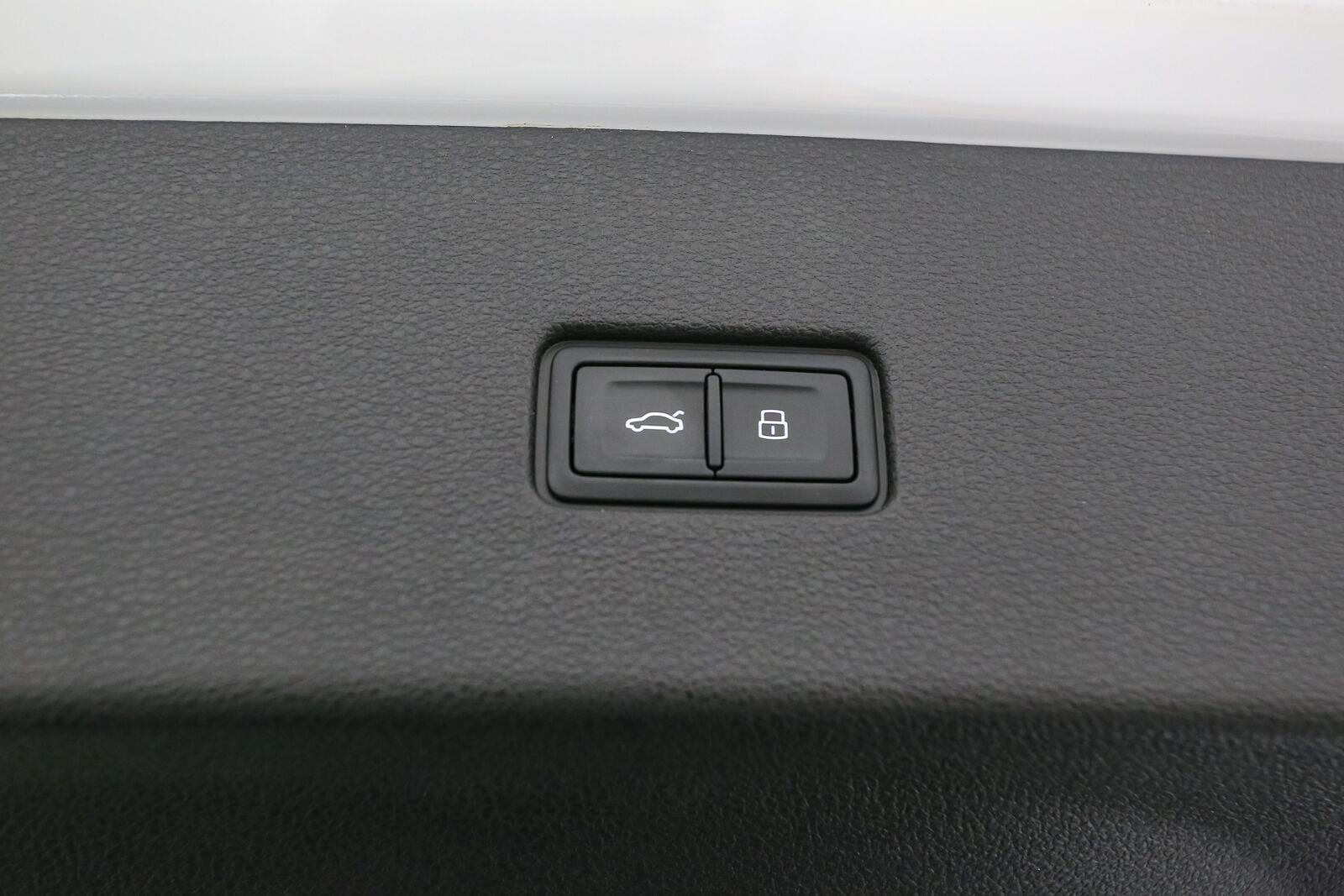 2023 Audi Q8 Premium - Photo 14