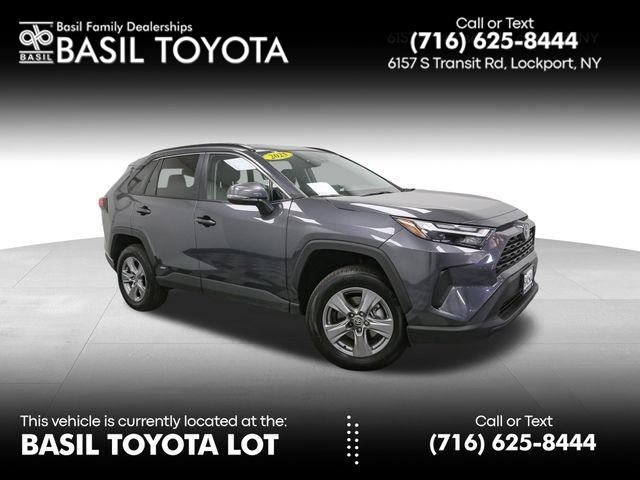2025 Toyota RAV4 XLE's photo