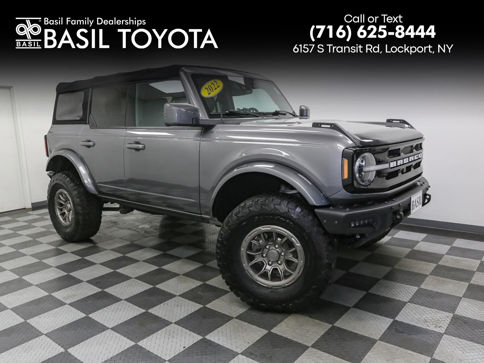 2022 Ford Bronco 4-Door Outer Banks's photo