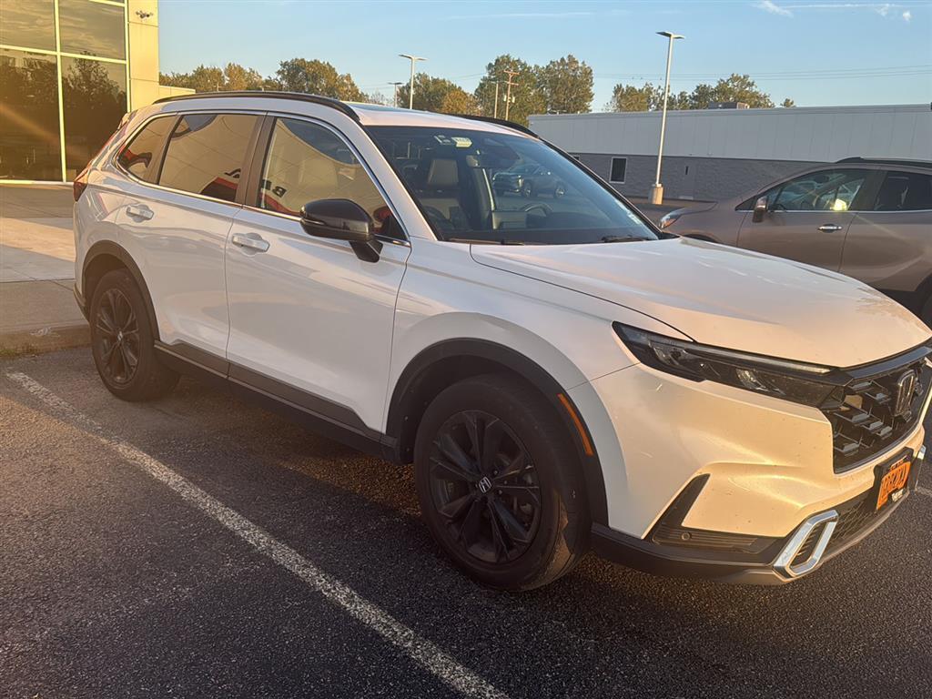 2023 Honda CR-V Hybrid Sport Touring photo 3