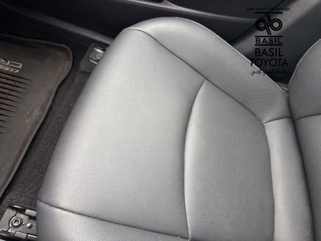 2022 Toyota Corolla Cross XLE photo 2