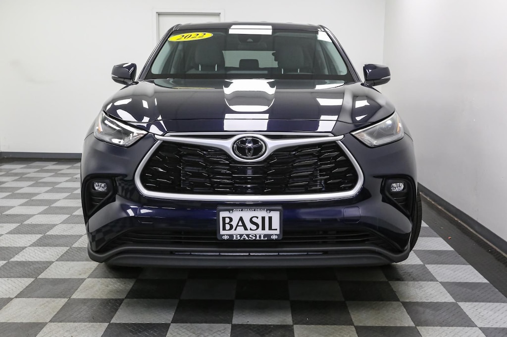 Used 2022 Toyota Highlander LE SUV