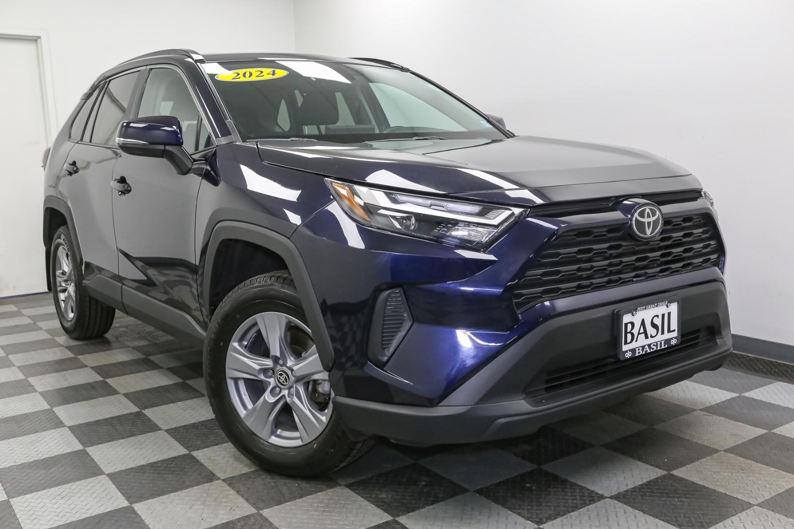 2024 Toyota RAV4 XLE photo 2