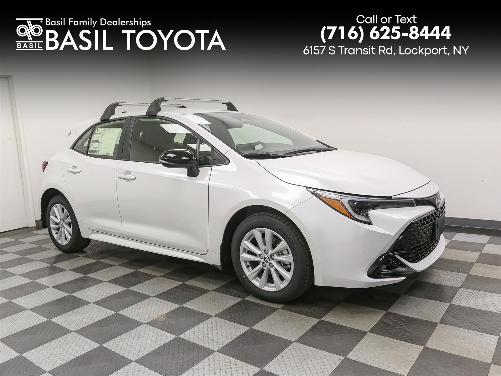 2026 Toyota Corolla Hatchback SE's photo