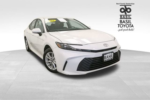 Used 2025 Toyota Camry LE with VIN 4T1DAACK6SU015093 for sale in Lockport, NY