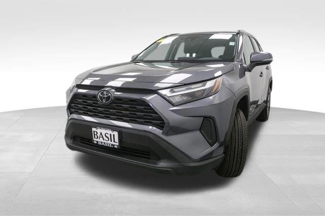 2025 Toyota RAV4 Hybrid XLE photo 4