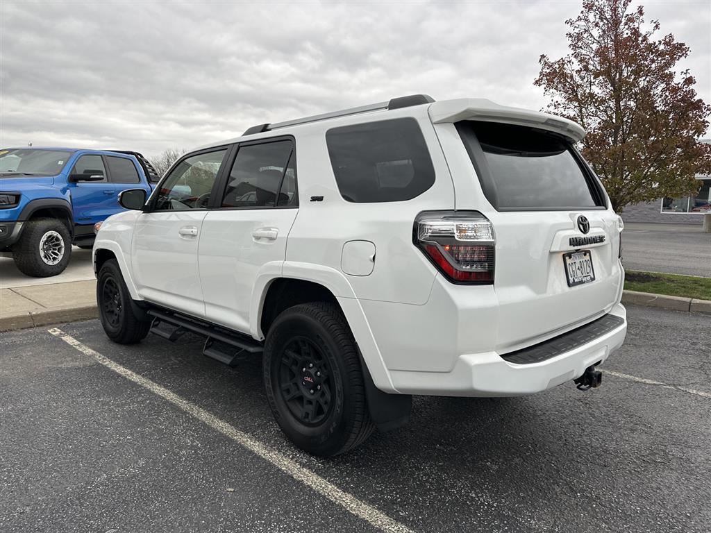 2023 Toyota 4Runner SR5 Premium photo 4