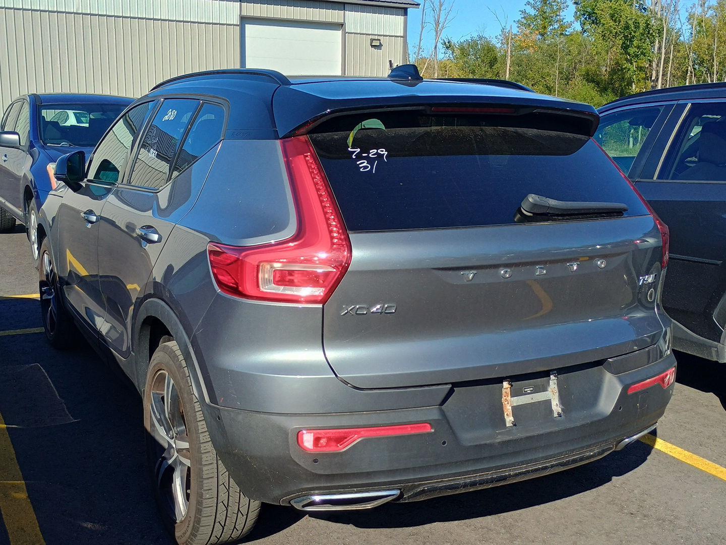 2019 Volvo XC40 T5 R-Design photo 4