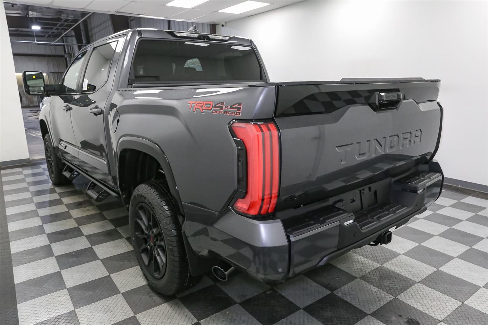 2026 Toyota Tundra Platinum - Photo 10