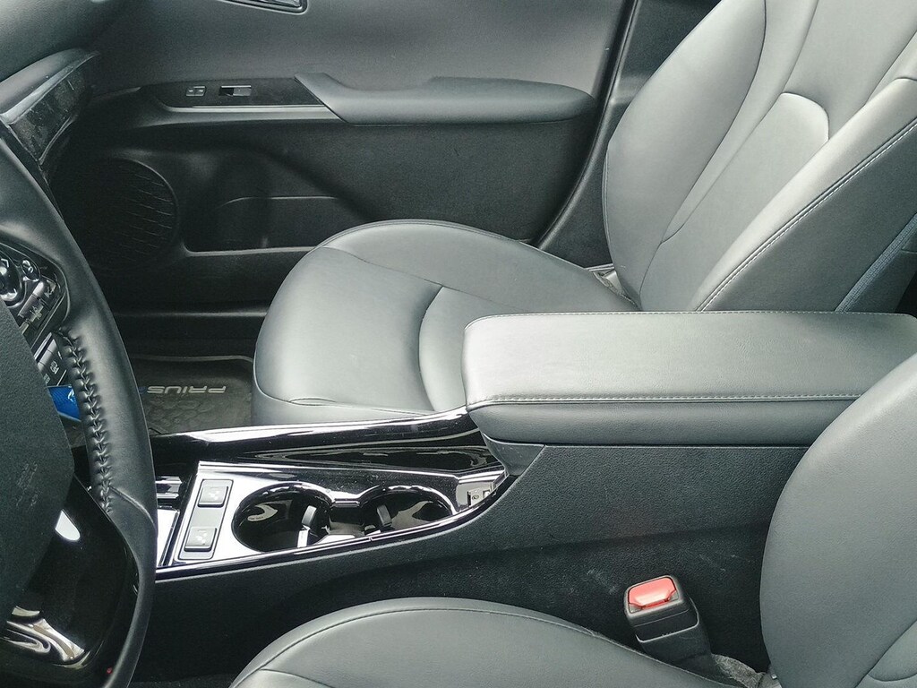 2020 Toyota Prius Prime XLE photo 4