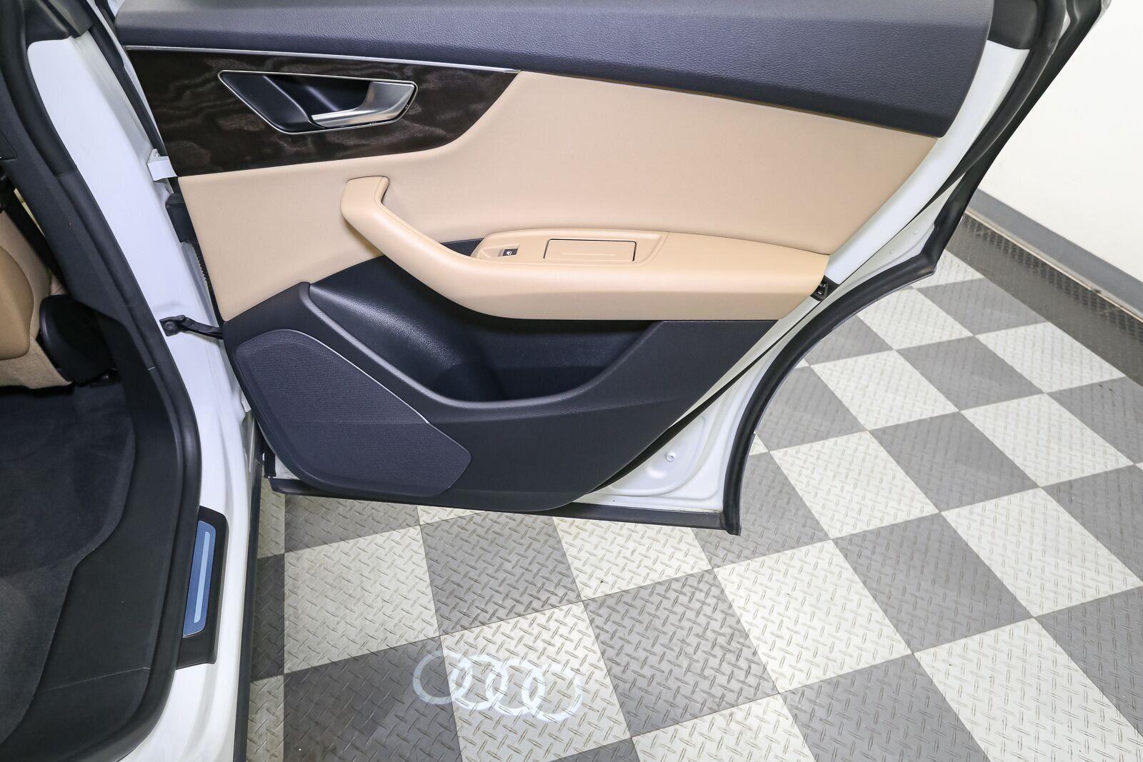 2023 Audi Q8 Premium - Photo 24