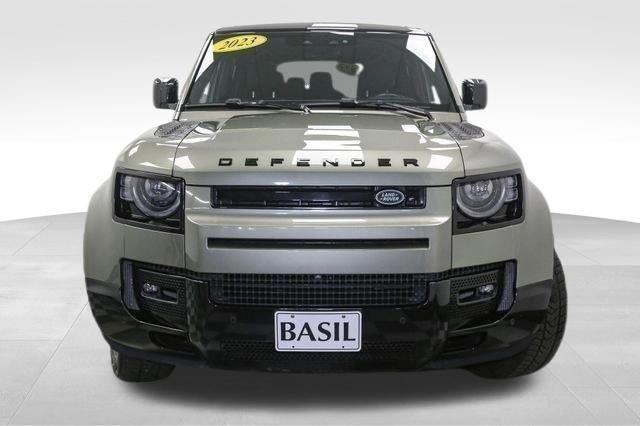 2023 Land Rover Defender X-Dynamic SE 110 photo 2