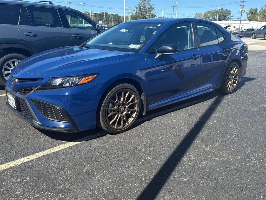 2023 Toyota Camry SE photo 2