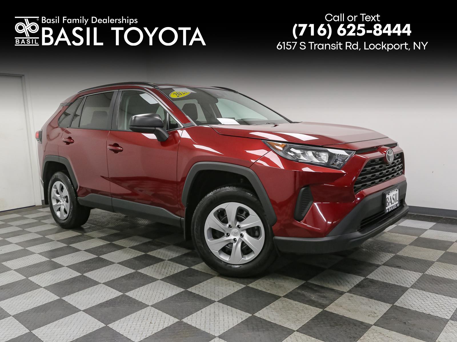 2021 Toyota RAV4 LE's photo