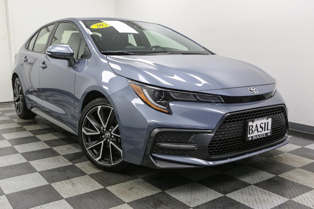 Used 2022 Toyota Corolla SE Sedan