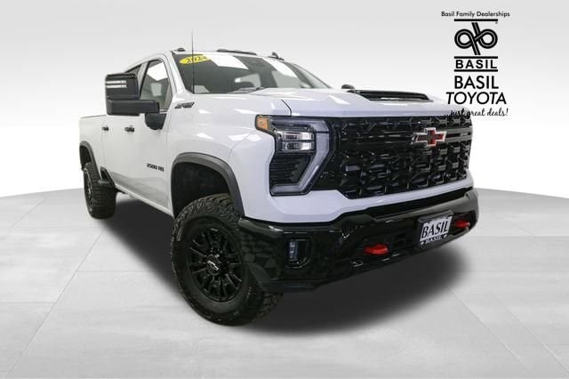 Used 2024 Chevrolet Silverado 2500HD ZR2 with VIN 1GC4YYEY2RF315836 for sale in Lockport, NY