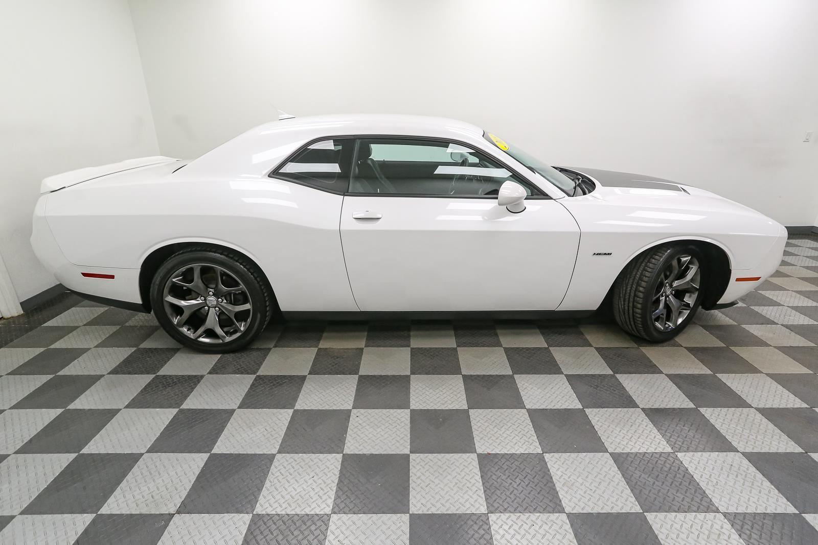 2015 Dodge Challenger R/T - Photo 8