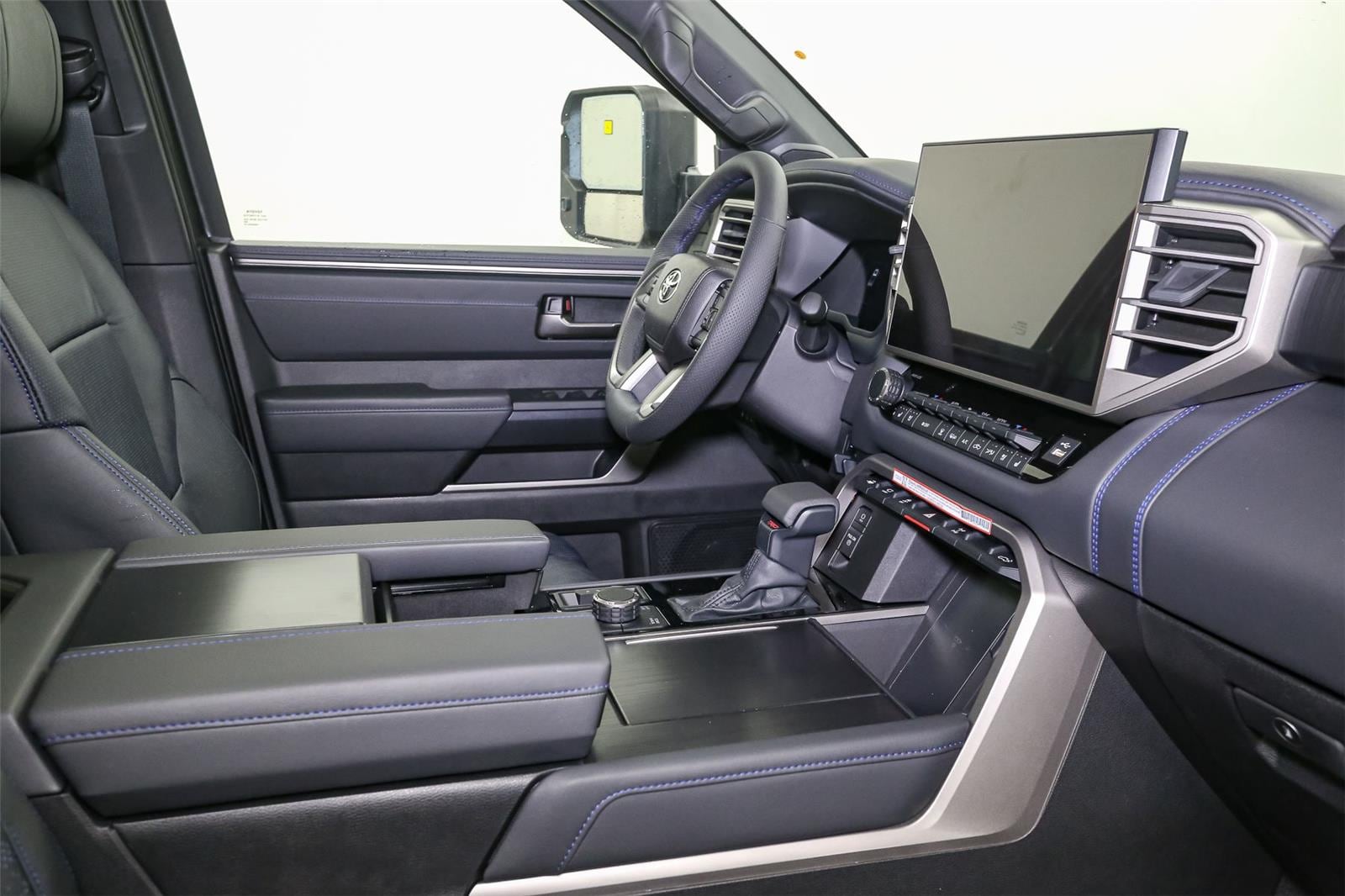 2026 Toyota Tundra Platinum - Photo 15
