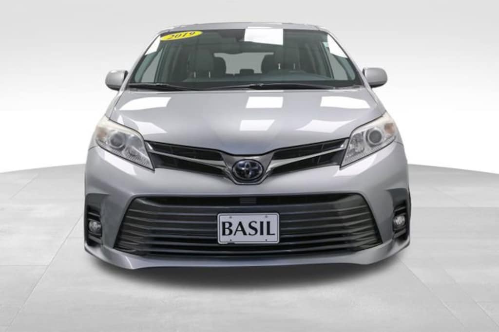 Used 2019 Toyota Sienna XLE Premium 7 Passenger Van