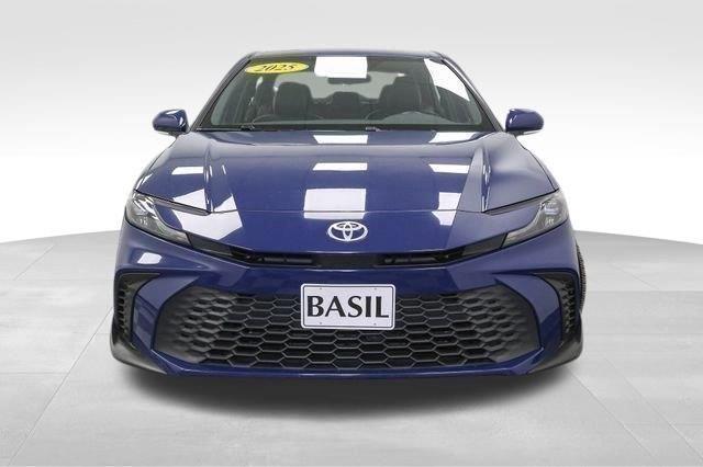 2025 Toyota Camry XSE photo 3