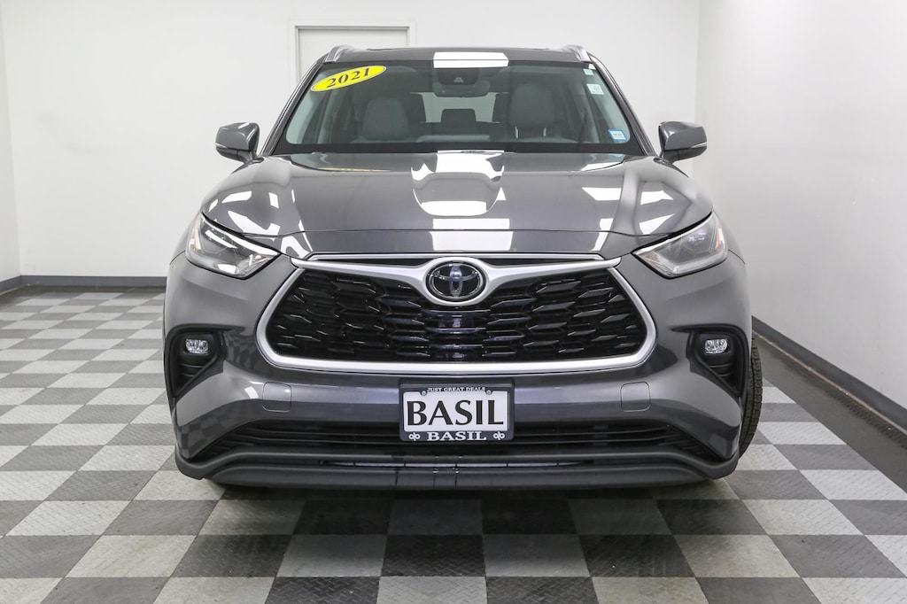Used 2021 Toyota Highlander XLE SUV